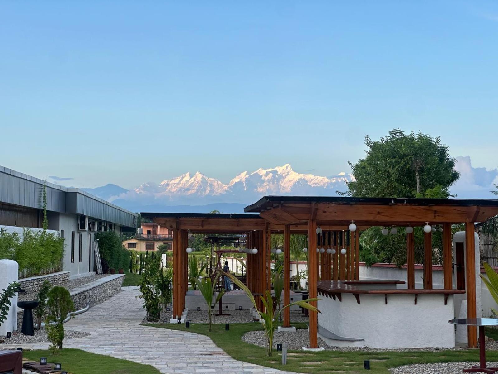 Hotel Aikawa Sauraha Bagian luar foto