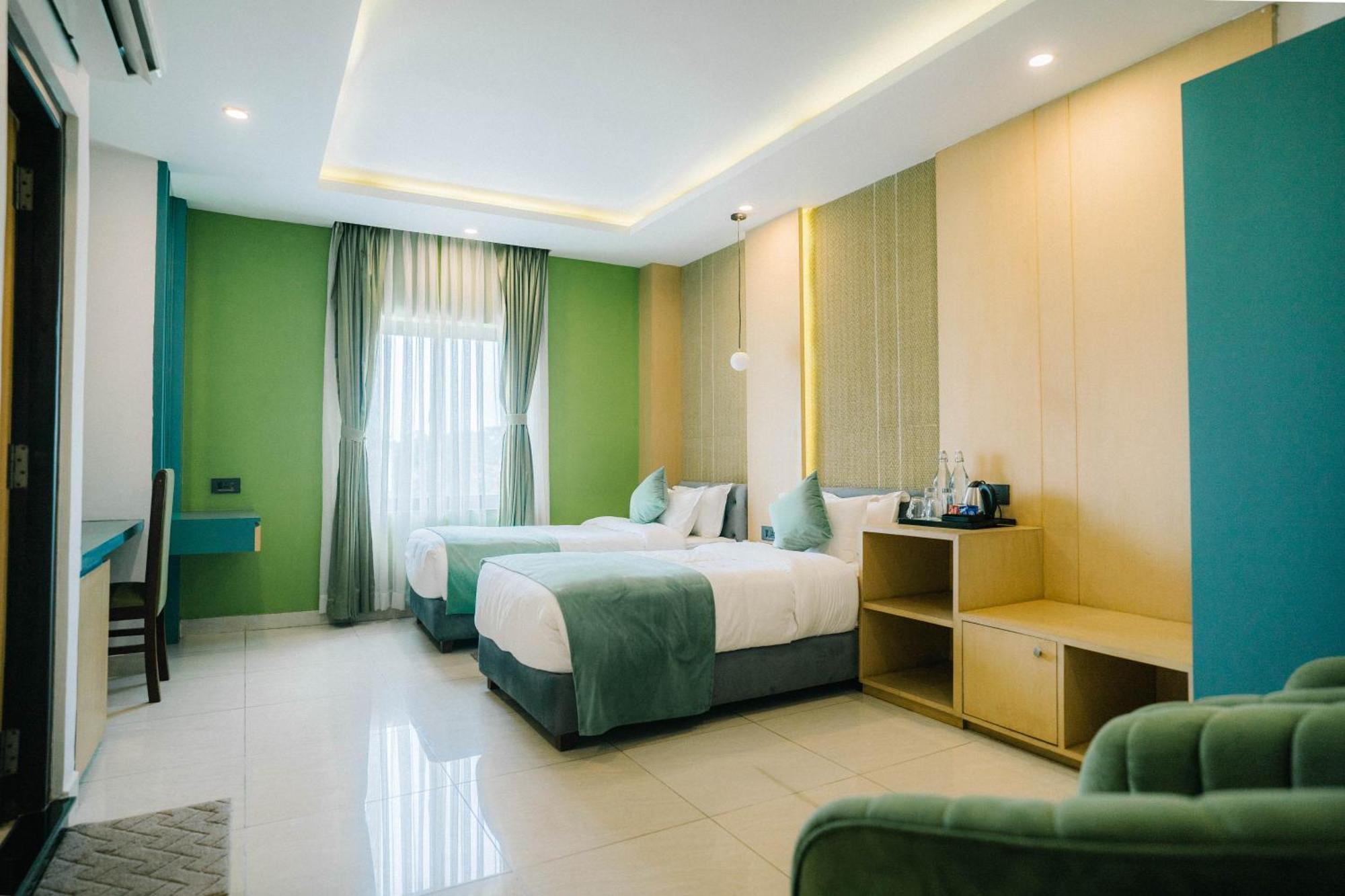 Hotel Aikawa Sauraha Bagian luar foto